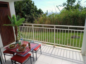 Studio vue mer, calme avec terrasse à Schoelcher